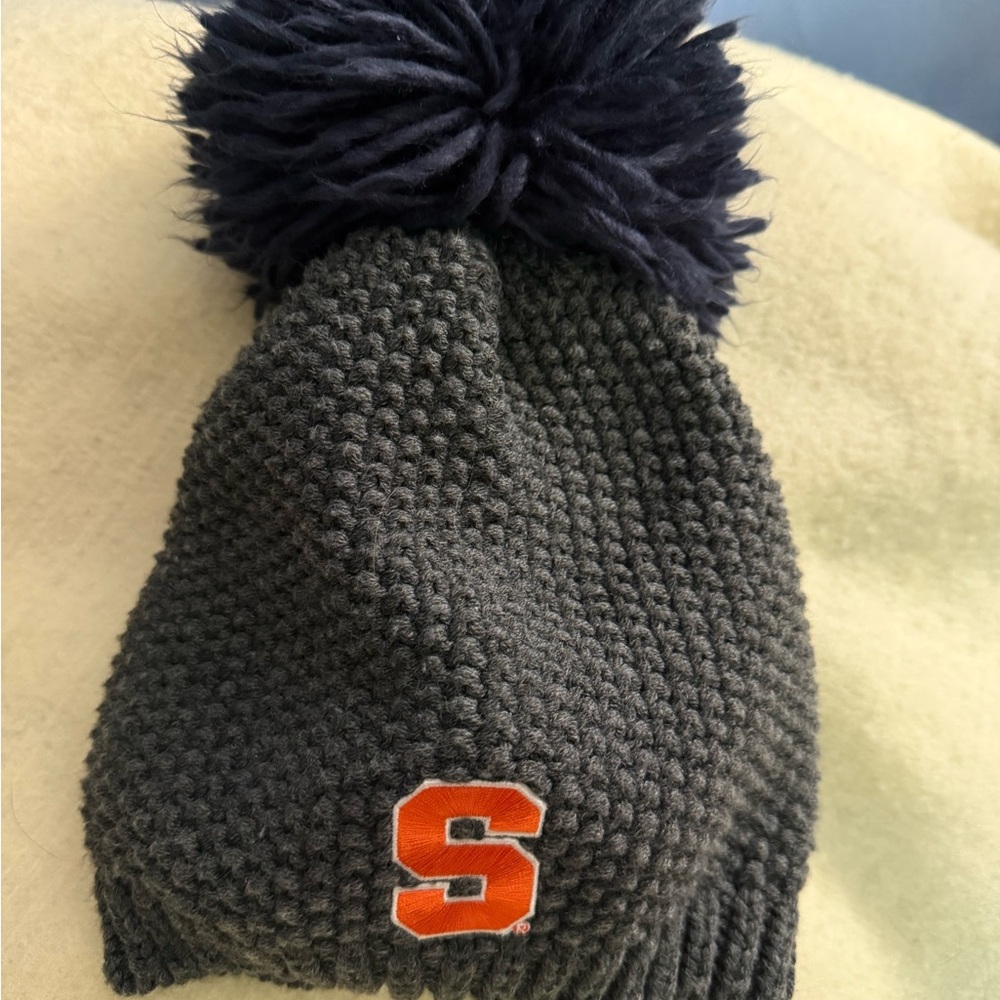 Syracuse Logo Grey Knit Pom-Pom Hat with Textured Pattern
